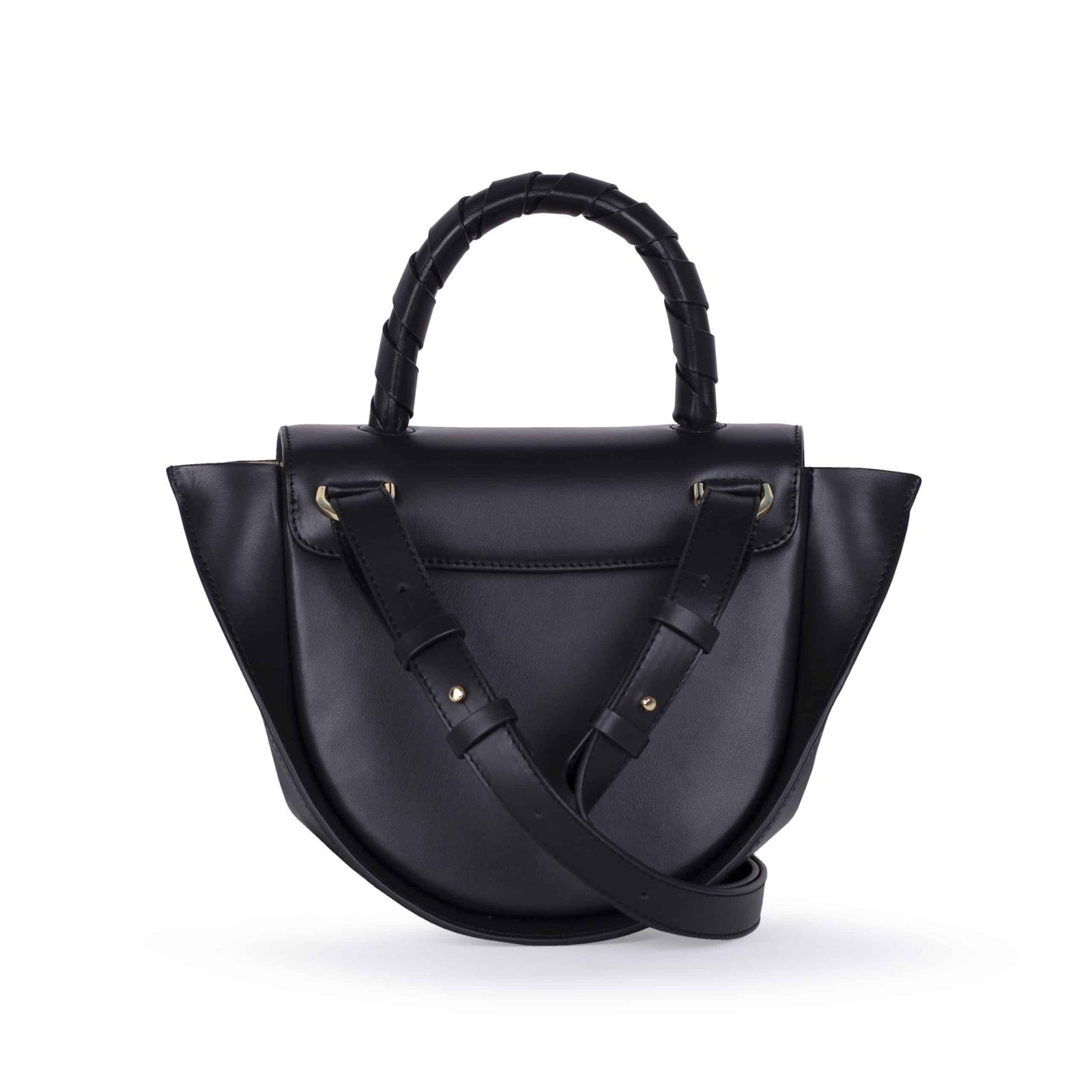 Vista trasera del bolso Lauburu en piel negra con asa trenzada y correa ajustable. Diseño elegante con herrajes dorados y detalles de costuras finas, ideal para un look sofisticado.