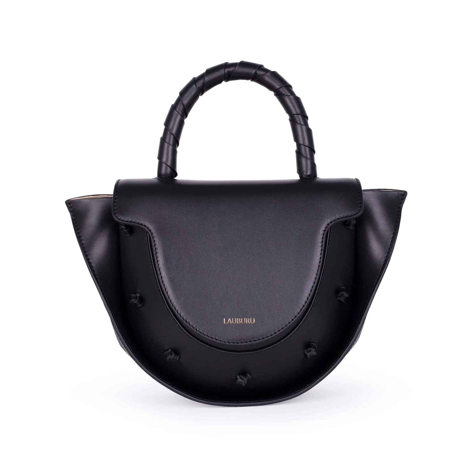 Bolso Lauburu en color negro con asa trenzada y detalles de nudos en relieve. Diseño elegante y estructurado en piel con logotipo dorado, ideal para un estilo sofisticado